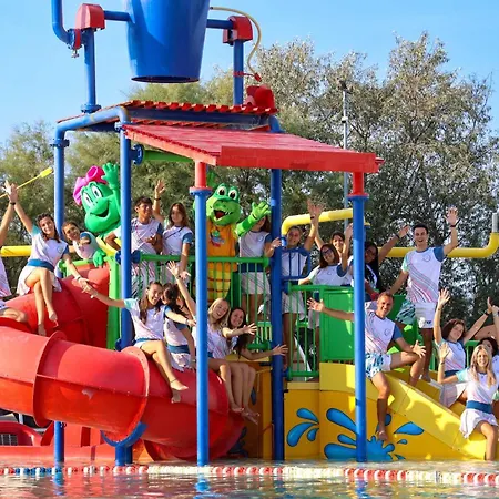 Village Capalonga ביביונה