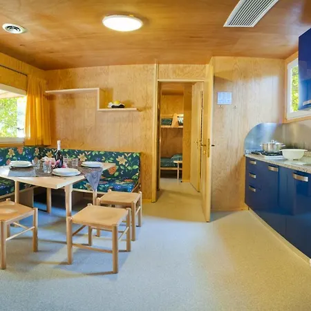 Village Capalonga אתר קמפינג ביביונה